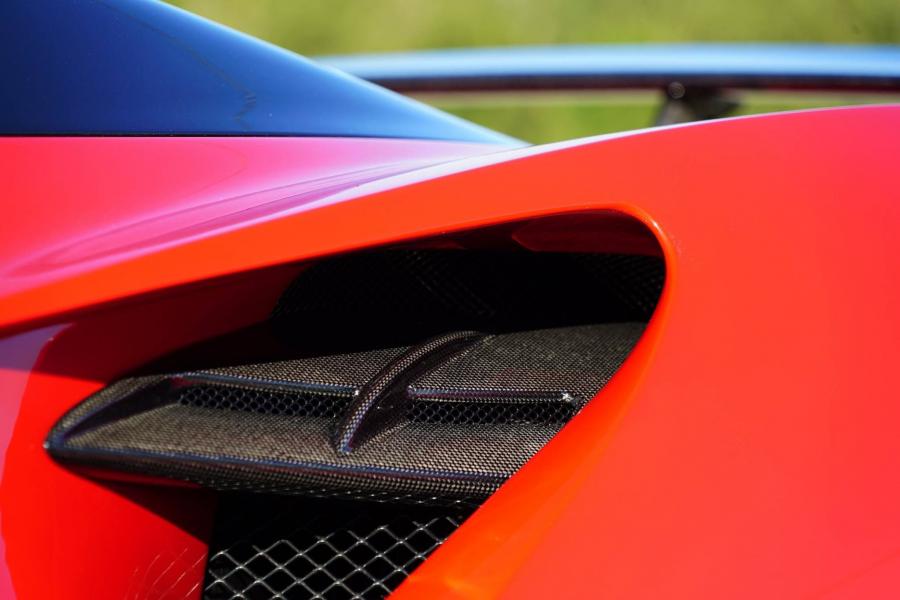 Детали экстерьера Ferrari 488 Spider N-Largo by Novitec Rosso 2017 года  (фото 5 из 14)